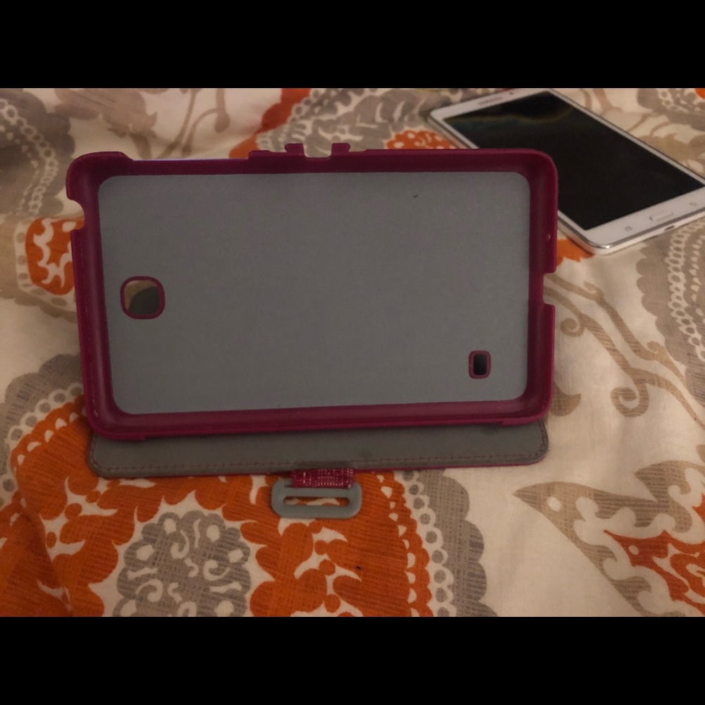 Samsung Tablet - Picture 8 of 8